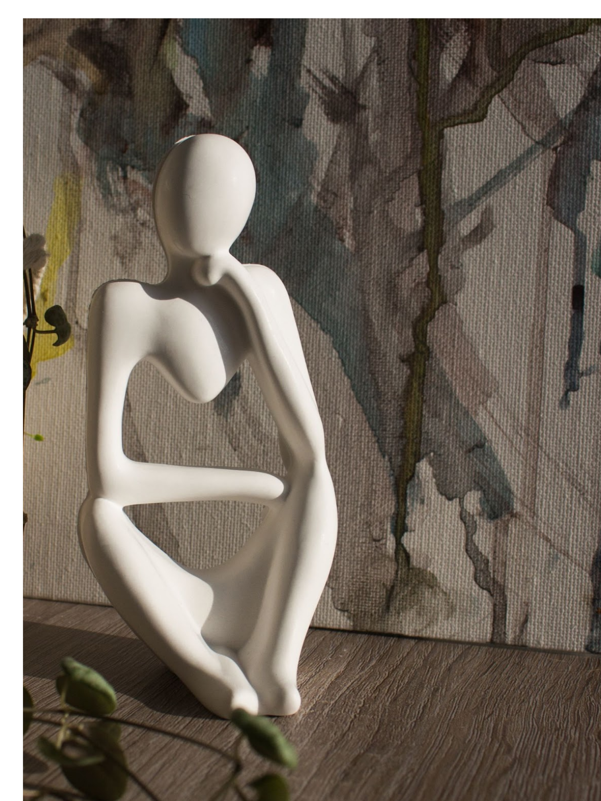 Estatueta Pensativa de Gesso Perfumado